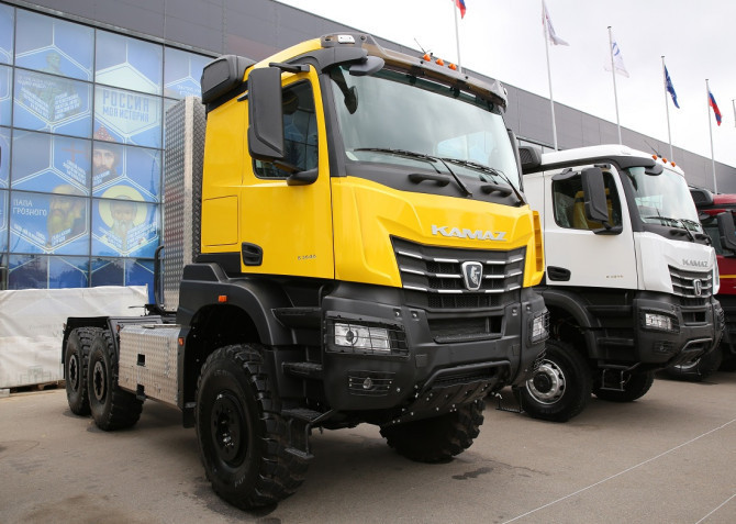 Итоги 15-й недели на авторынке: грузовики – «в плюсе»