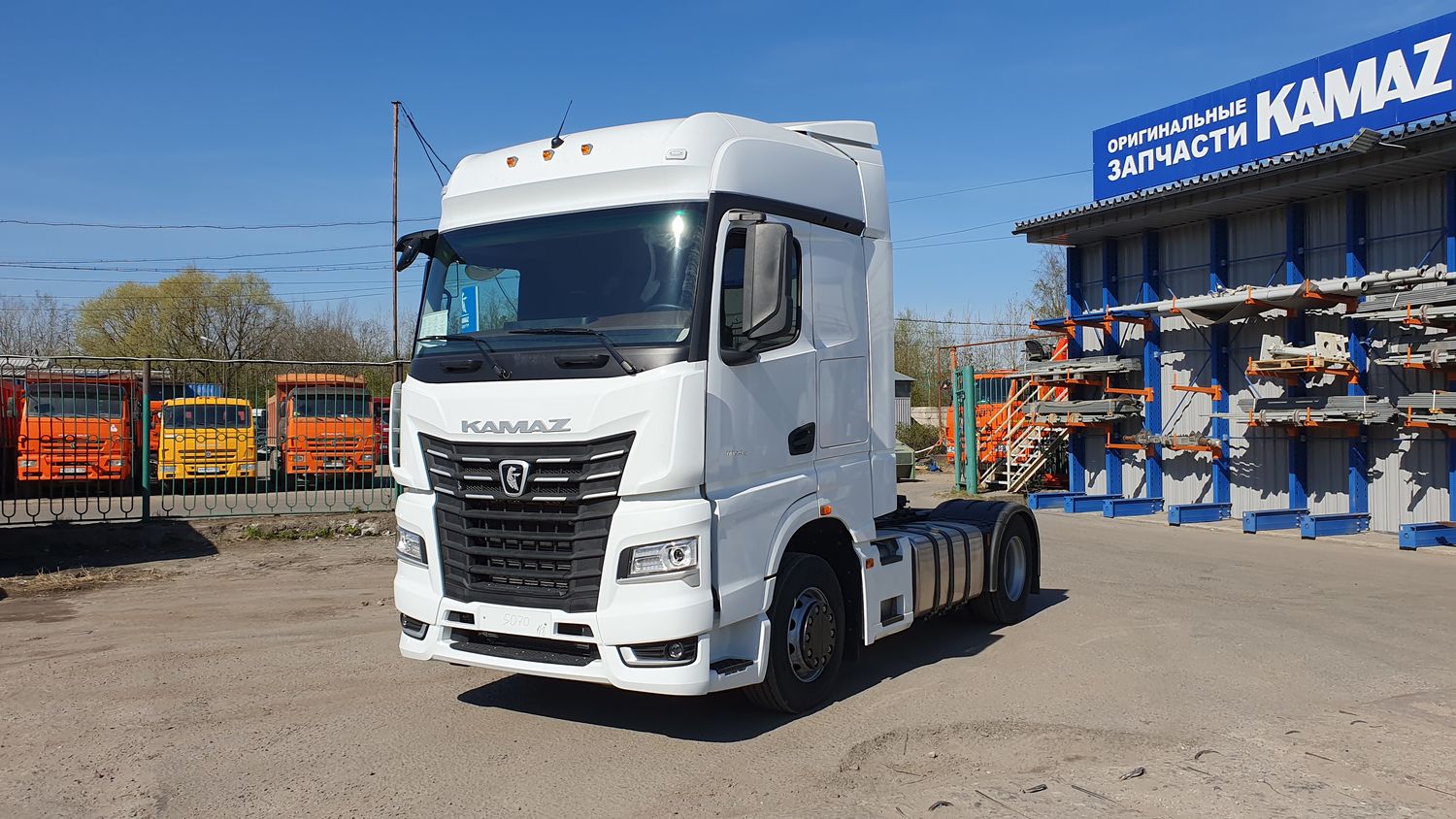 Седельный тягач KAMAZ 54901-70004-CA (М1946) с автоматизир. КПП Fast Gear, пер. и зад. мост HDZ