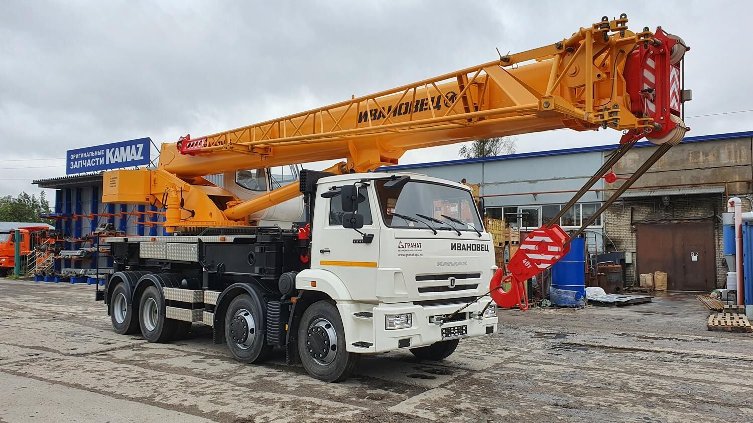 Автокран ИВАНОВЕЦ КС-65740-6, г/п 40 т на шасси КАМАЗ 6540-3911-48(A5)