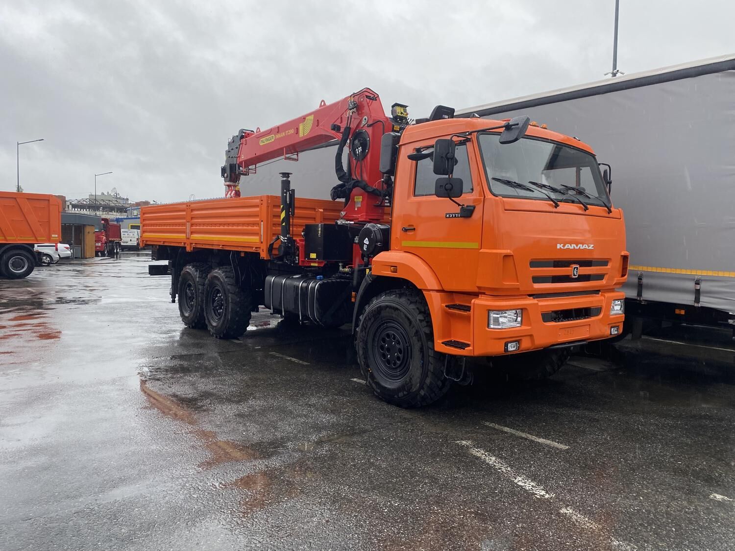 Бортовой КАМАЗ 43118 с КМУ ИНМАН INMAN IT200