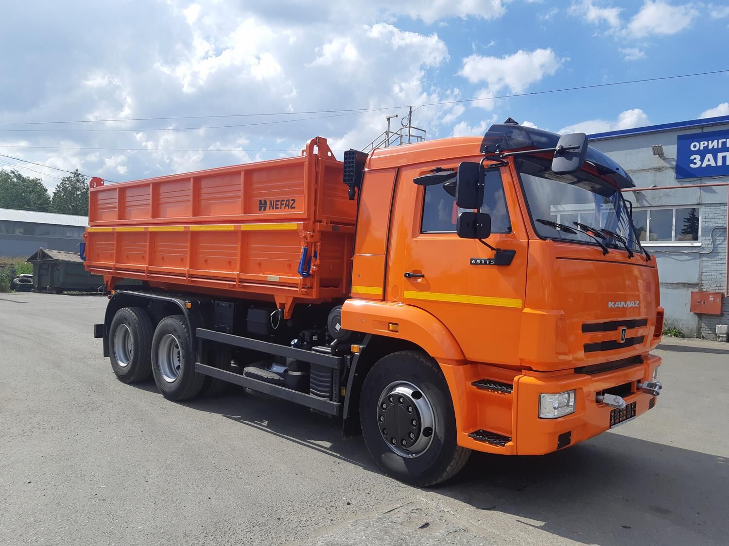 Cамосвал КАМАЗ 45143-6012-50 с боковой разгрузкой, сельскохозяйственный
