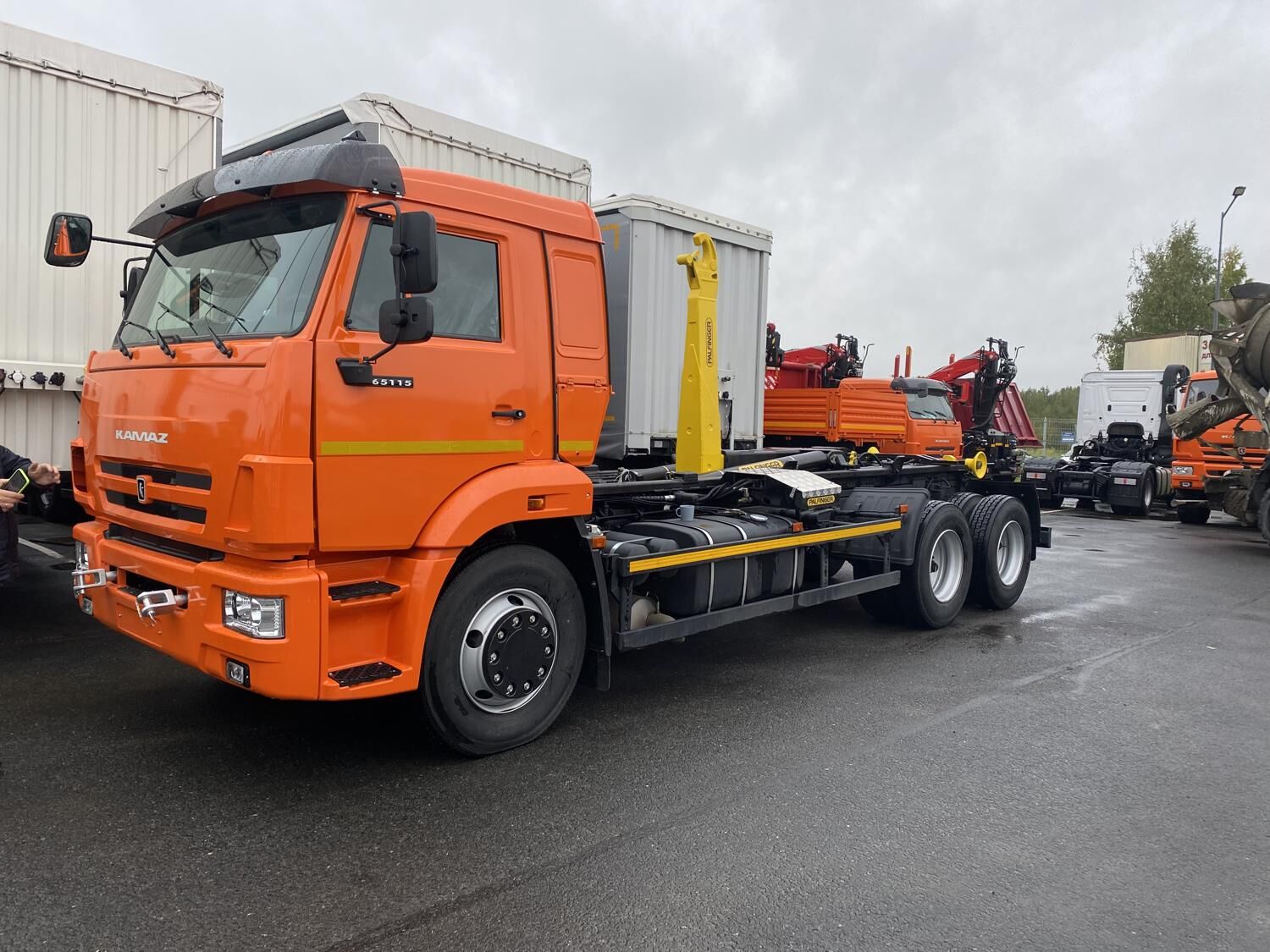 крюковой погрузчик КАМАЗ 65115-3094-48 с PHT15