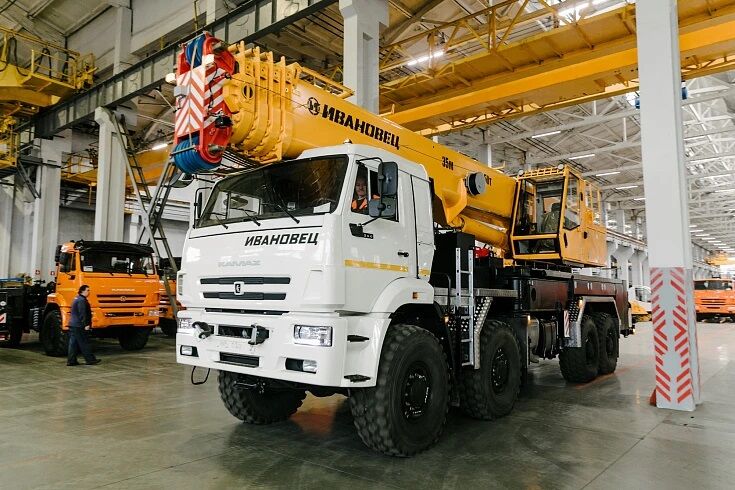 Автокран ИВАНОВЕЦ КС-6577К-3, г/п 50 т на шасси КАМАЗ 6560-3960-53