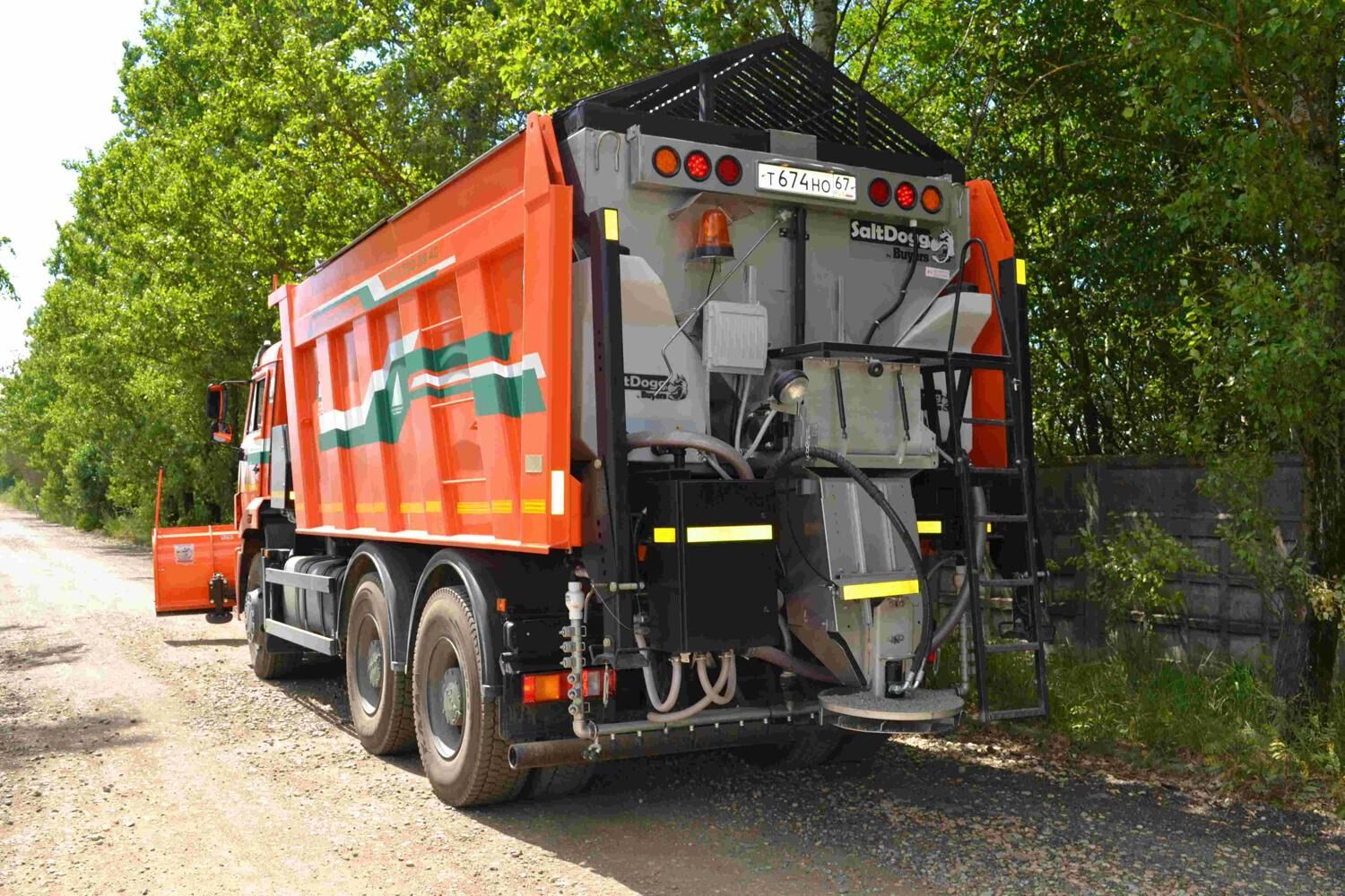 КДМ-7881010 на с.КамАЗ-6520-7915-49 (ПС нерж,V=10,5 м3,Баки для увлаж,Задняя рейка,Поворотный отвал)