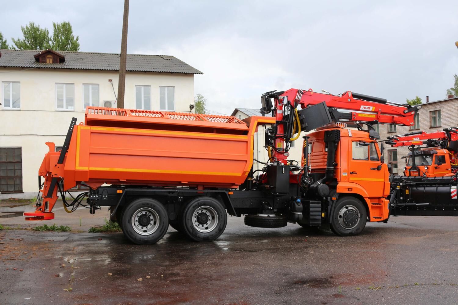 КДМ-650-05 на ш.65115-48 (ГМУ, Самосвальный кузов, ПС сталь 09Г2С, V=8 м3)