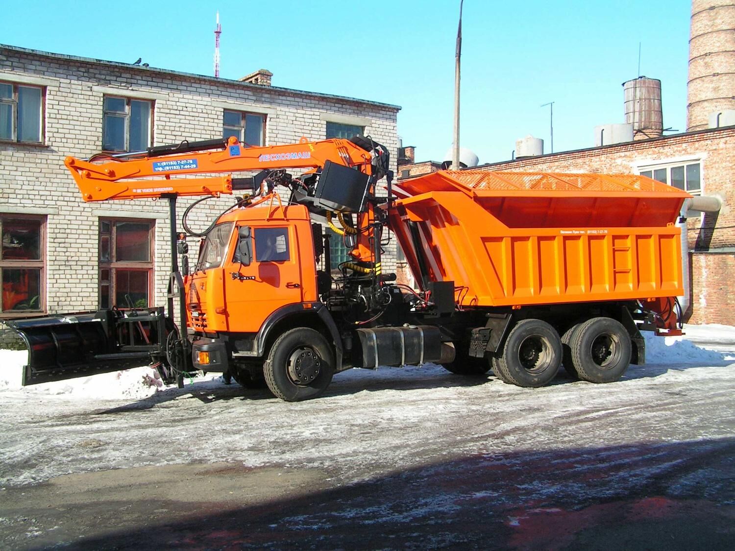 КДМ-650-05 на ш.65115-48 (ГМУ, Самосв.кузов, ПС сталь 09Г2С, V=8 м3, Передний и боковой отвалы)