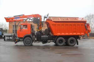 КДМ-650-05 на ш.65115-50 (ГМУ, Самосв.кузов, ПС сталь 09Г2С, V=8 м3, Передний отвал, Средний нож)