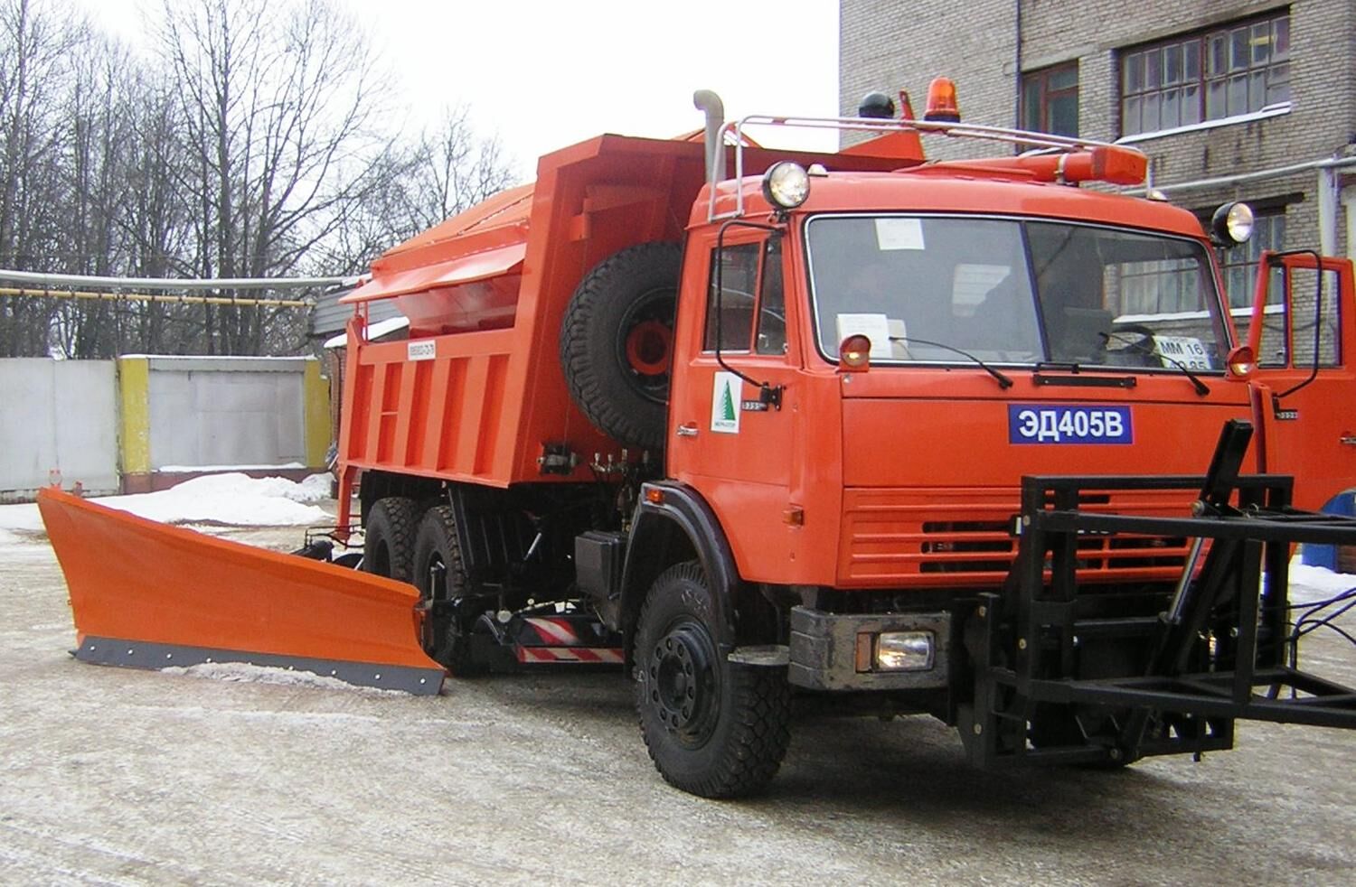 ЭД-405В на ш.65115-50 (Самосв.кузов, ПС сталь 09Г2С, V=8 м3, Отвал, Средний нож, Боковой отвал)